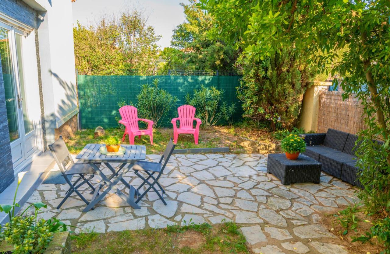 Studio Au Calme Tout Confort Proche Des Plages - Jardin Wifi Parking Fréjus Eksteriør bilde