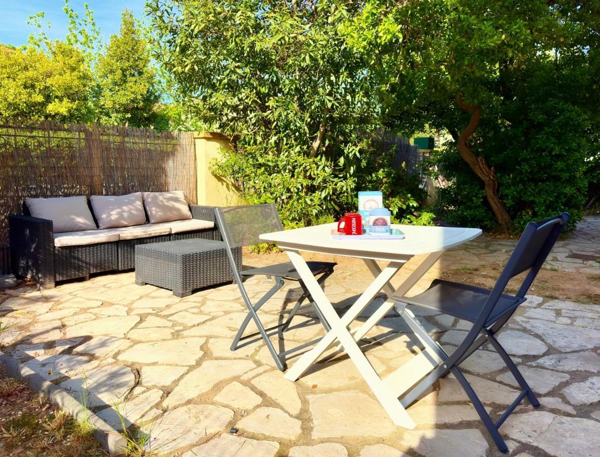 Studio Au Calme Tout Confort Proche Des Plages - Jardin Wifi Parking Fréjus Eksteriør bilde